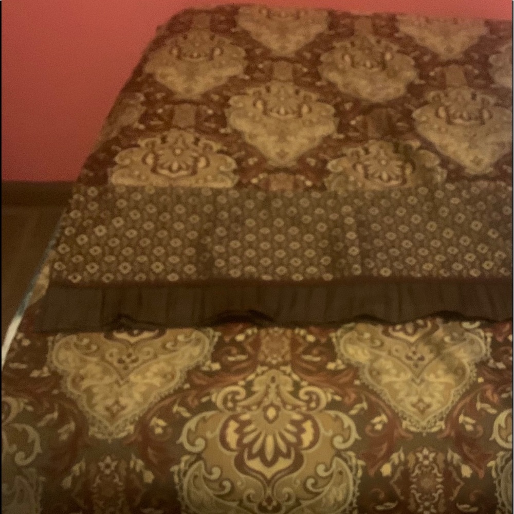 Shower curtain with valance